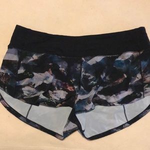Lululemon Speed Up Shorts 2.5” Sz 8
